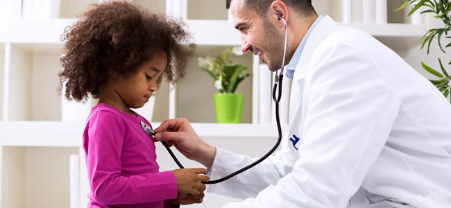 Sinais que podem indicar sopro cardíaco nas crianças