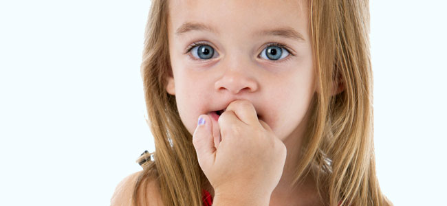 Quando as crianças roem as unhas