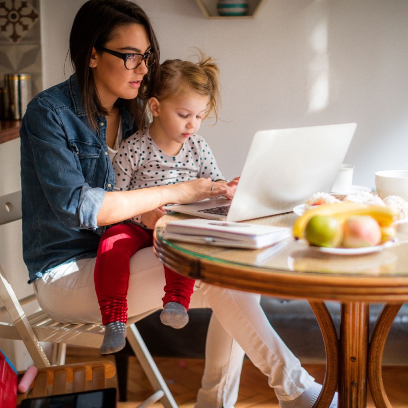 Como os pais podem conciliar o trabalho e a família
