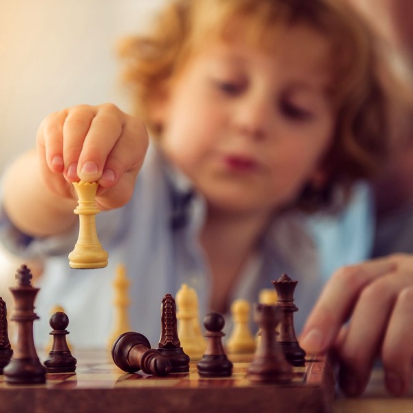 10 razões para que as crianças aprendam a jogar xadrez