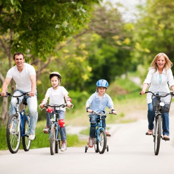 Mamãe, vamos andar de bicicleta!