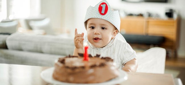 Primeiro ano do bebê. Feliz aniversário!
