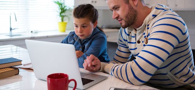 Ensina o seu filho a identificar conteúdos ruins na internet