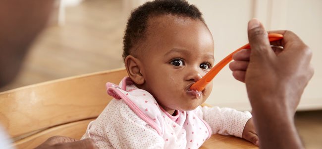 Como se deve alimentar as crianças