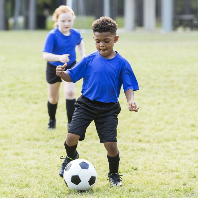 O futebol. Esportes para as crianças