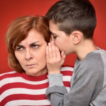 Como educar uma criança dedo-duro