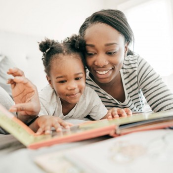 Ler para as crianças é estar do lado delas