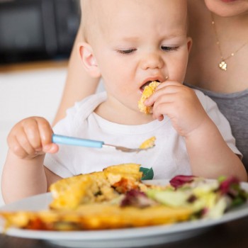 Como estimular a mastigação dos bebês