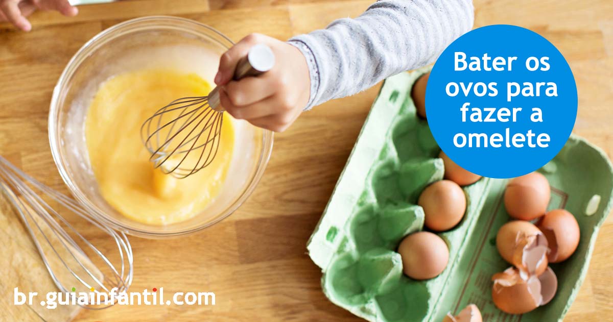 primeiro passo para a omelete: bater os ovos