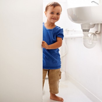 Quando o pudor e a necessidade de privacidade aparecem nas crianças