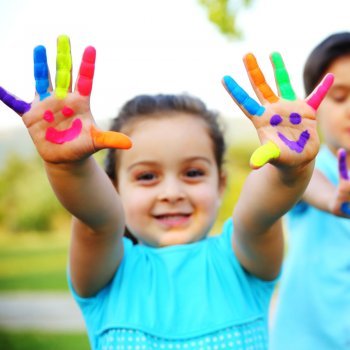 Educar o sentido do humor das crianças