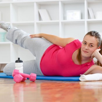 Exercício físico combate a depressão antes e depois do parto