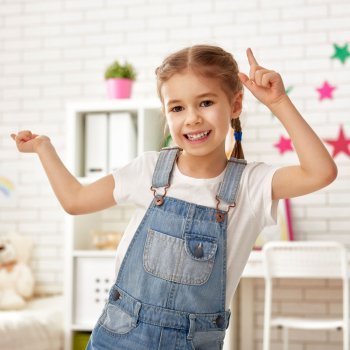 Com que idade podemos deixar nossos filhos sozinhos em casa?