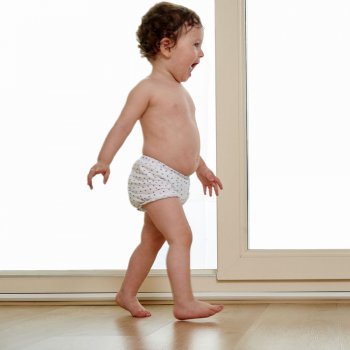 Andar descalço pode tornar seu bebê mais inteligente