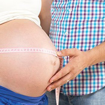 A barriga dos papais também cresce durante a gravidez