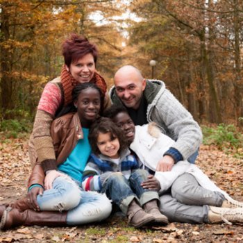 Filhos adotados e biológicos, você os ama igualmente?