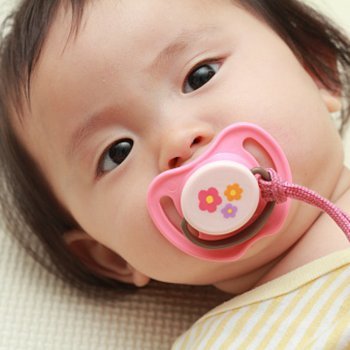 O bebê deve se esquecer da chupeta antes dos três anos