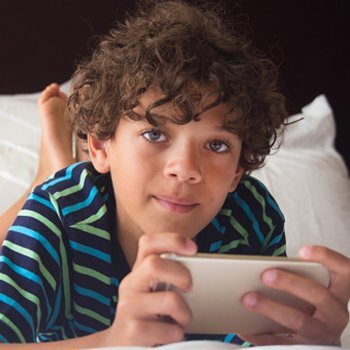 O maior uso de tablets e videogames: piores notas escolares