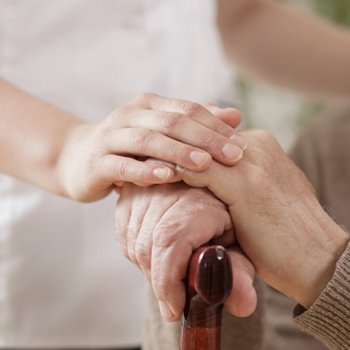 Contra o maltrato aos idosos na família