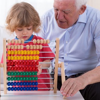 Crianças cuidadas pelos avós sofrem menos acidentes