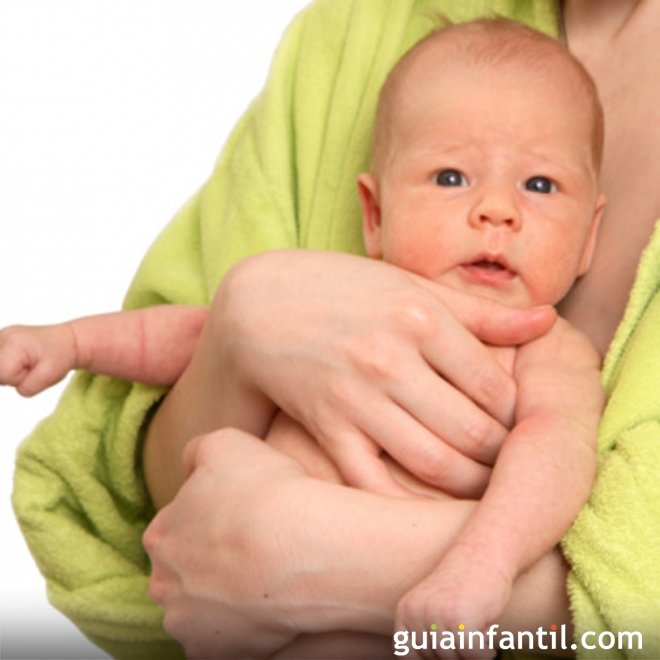 Carregar os bebês no colo é ruim?