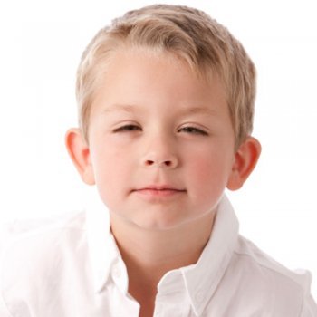 A discriminação com as crianças vesgas nos aniversários