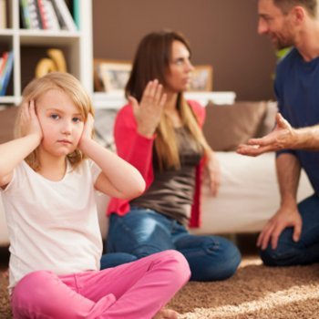 Como a violência de gênero afeta as crianças