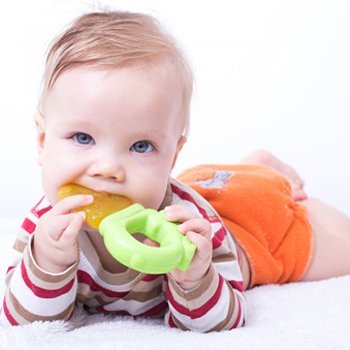 O que fazer quando começam a sair os dentes do bebê