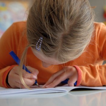 Por que é um erro deixar de escrever à mão