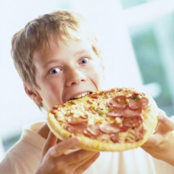 7 alimentos que você nunca deve dar ao seu filho se quiser que ele durma