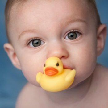 Os objetos pequenos que são uma ameaça para os bebês