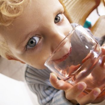 10 dicas para tirar o soluço das crianças