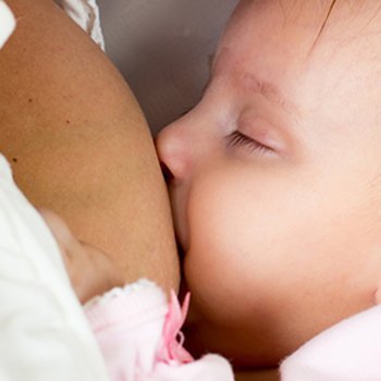 Dar o peito inibe a ovulação?