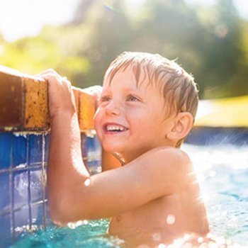 Na piscina, extrema vigilância com as crianças