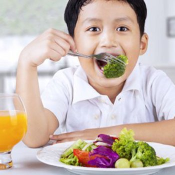 7 perigos da dieta vegana para as crianças