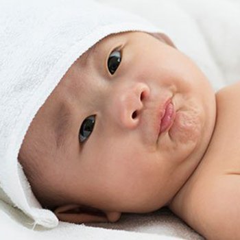 Os bebês choram em diferentes idiomas