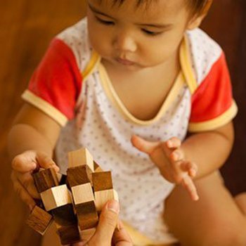 Como estimular ao bebê segundo o método Montessori