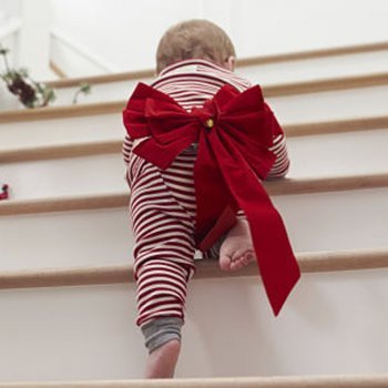 Dicas para ensinar o seu bebê a subir e a descer escadas