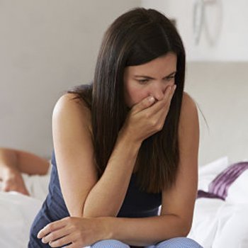 As náuseas e vômitos durante a gravidez protegem ao bebê