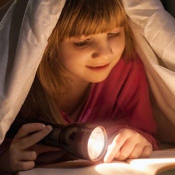 As crianças que deitam mais tarde são mais inteligentes e criativas