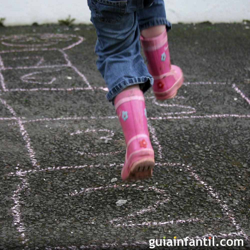 Como jogar amarelinha e outras brincadeiras infantis - Auhe Kids