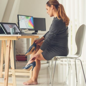 O uso de saltos altos durante a gravidez