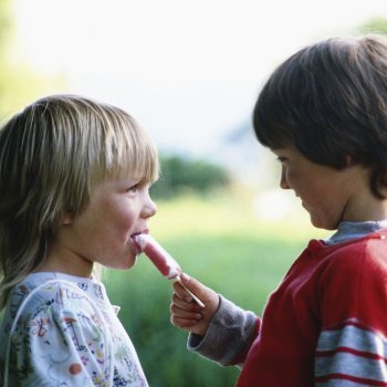 Como ensinar as crianças a compartilhar