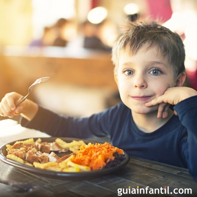 Quanto o seu filho deve comer para ter um crescimento saudável