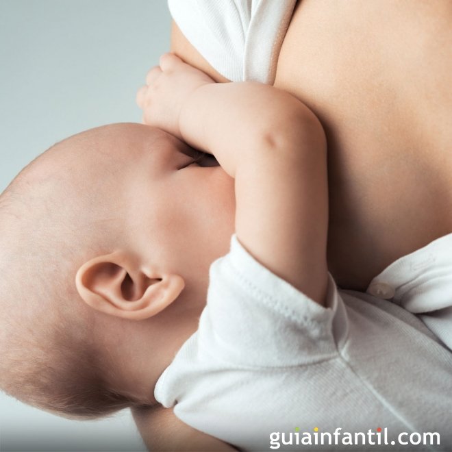 Como saber que o bebê fica satisfeito com a amamentação