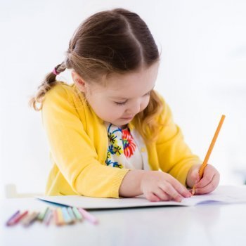 Quando e onde as crianças devem fazer os deveres