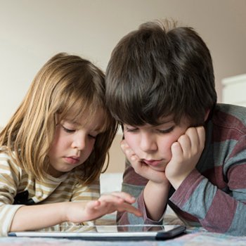 10 motivos para proibir os smartphones para crianças menores de 12 anos