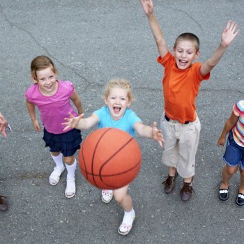 Benefícios do basquete para as crianças