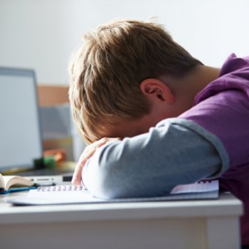 Como ensinar a criança a não ser preguiçosa