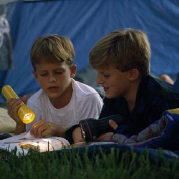 Acampamentos de verão para crianças no exterior para aprender outro idioma